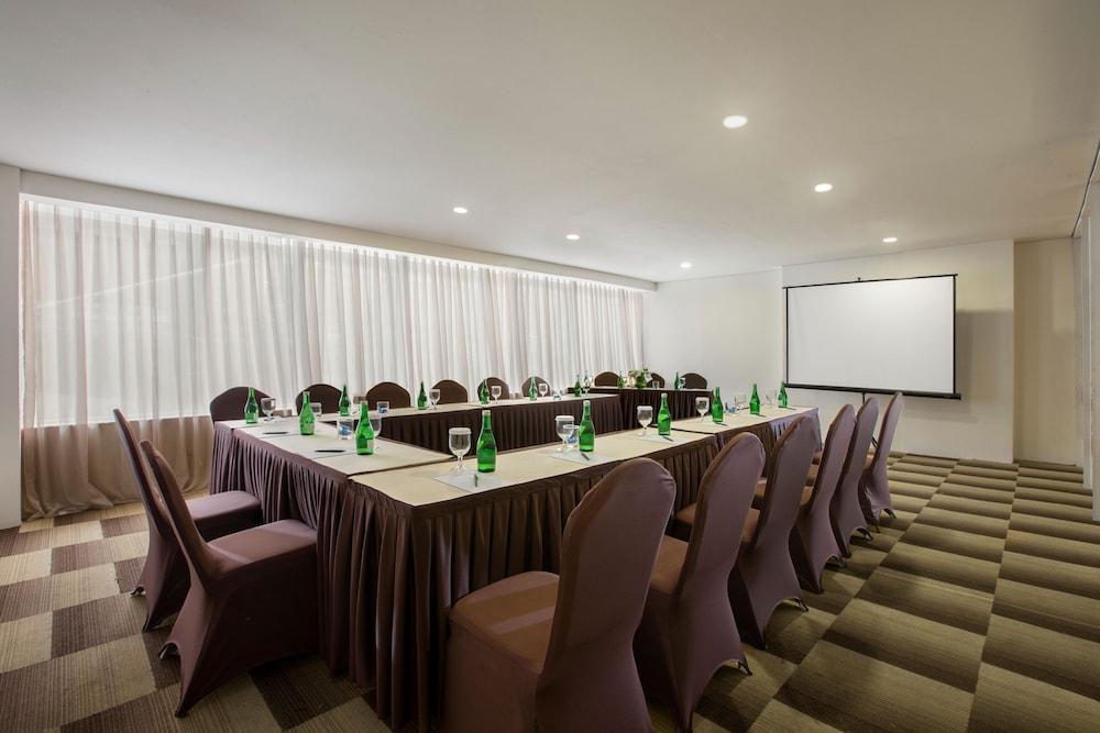 Hotel Grandhika Iskandarsyah Yakarta Exterior foto