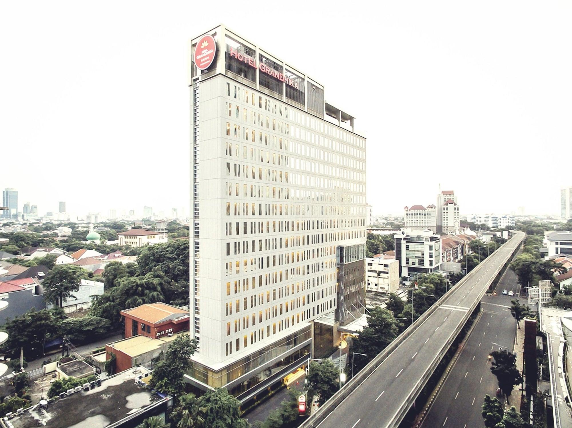 Hotel Grandhika Iskandarsyah Yakarta Exterior foto