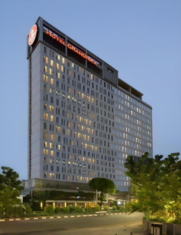 Hotel Grandhika Iskandarsyah Yakarta Exterior foto