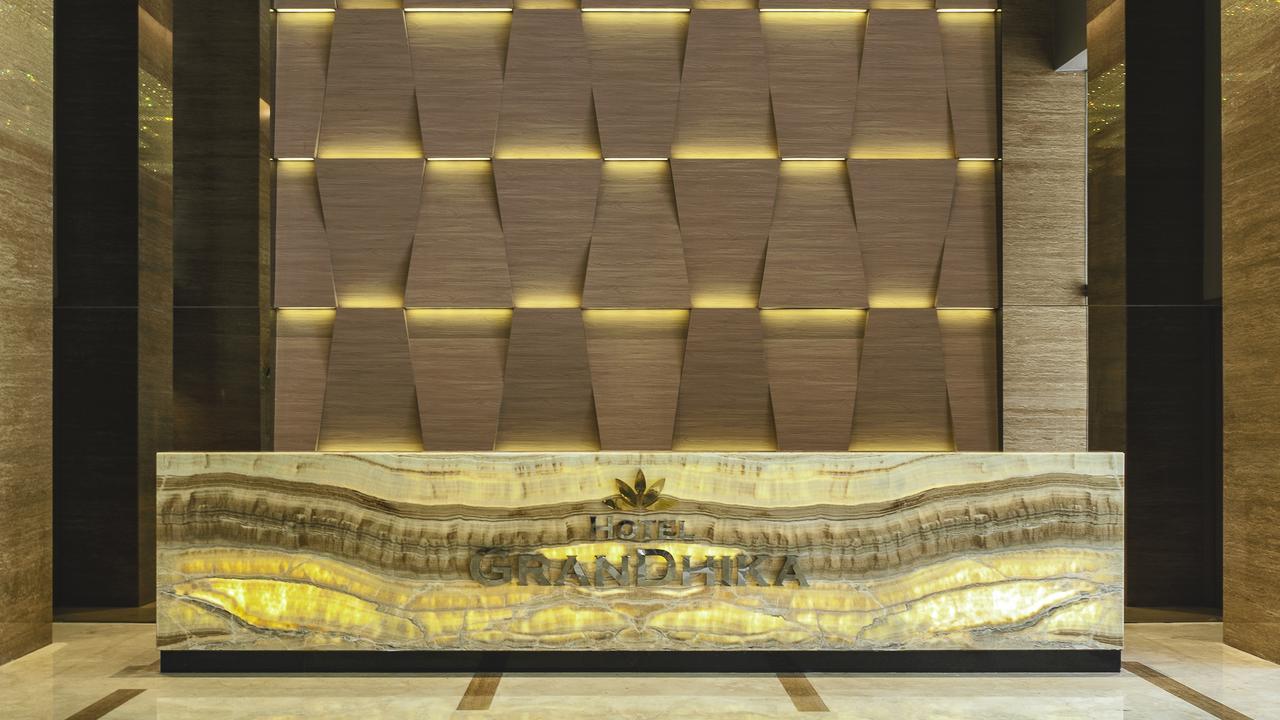 Hotel Grandhika Iskandarsyah Yakarta Exterior foto