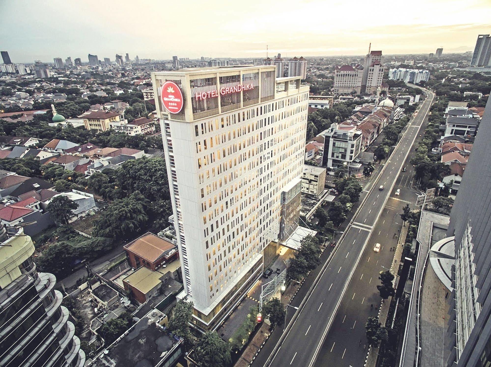 Hotel Grandhika Iskandarsyah Yakarta Exterior foto