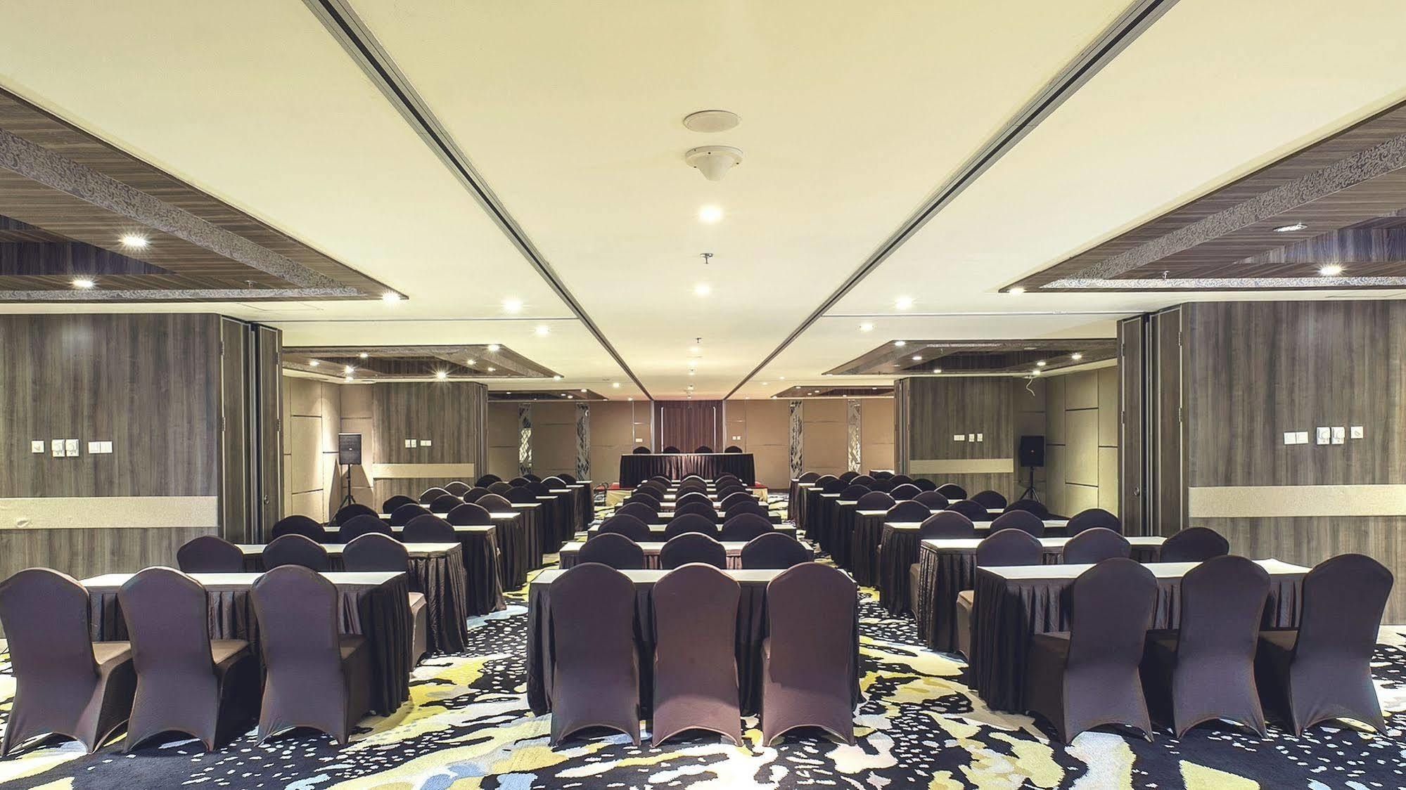 Hotel Grandhika Iskandarsyah Yakarta Exterior foto
